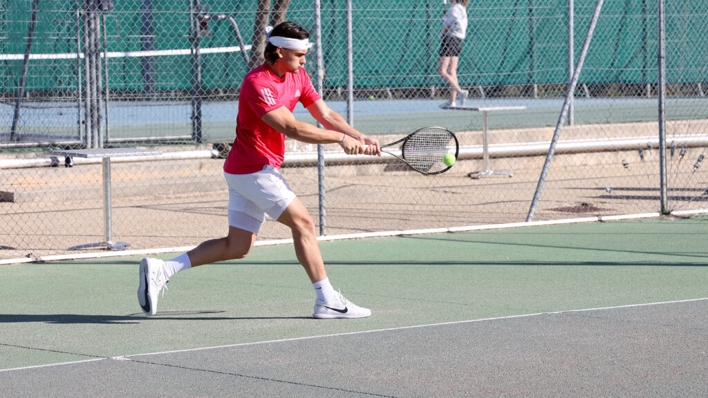 Joueur de tennis SHNU